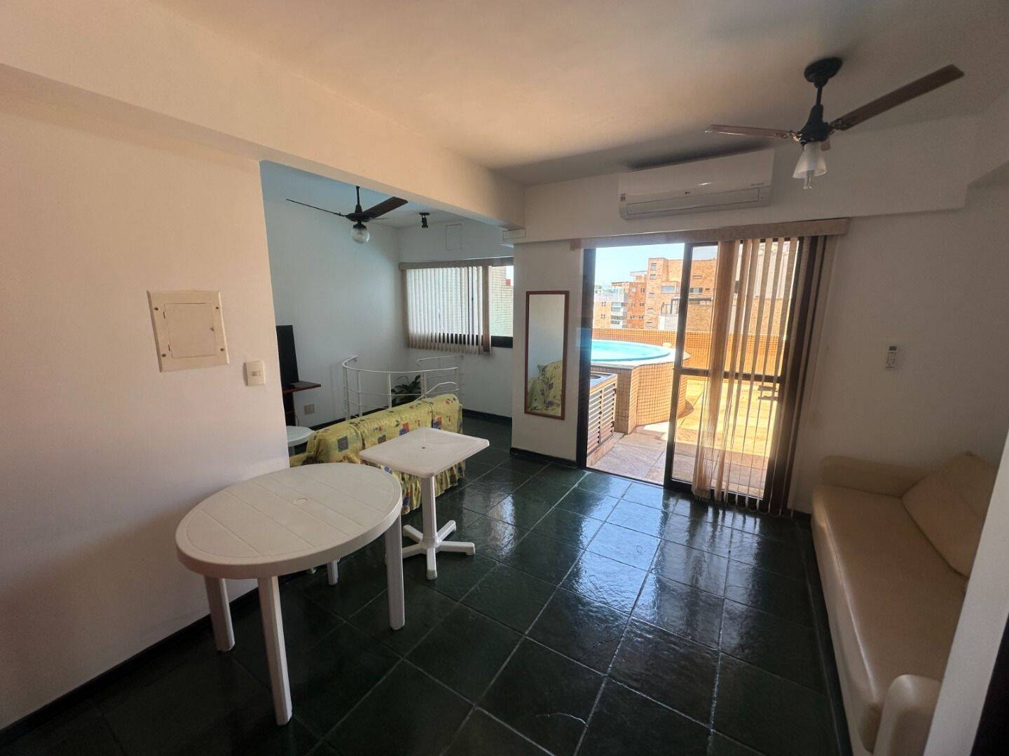 Cobertura à venda com 2 quartos, 60m² - Foto 4